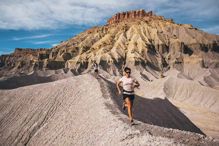 　　ARC’TERYX始祖鸟NORVAN LD 3系列越野跑鞋专注于长距离越野跑