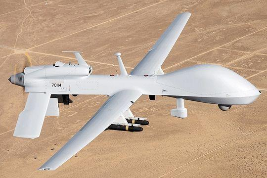 ↑携带“地狱火”导弹的MQ-1C“灰鹰”无人机