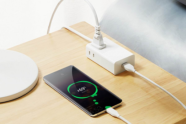 　　公牛40W华为快充插座