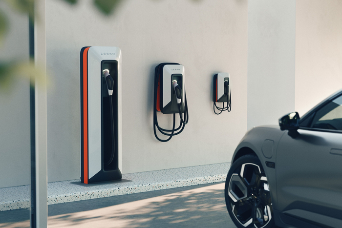 　　极氪能源多款不同功率的充电桩产品