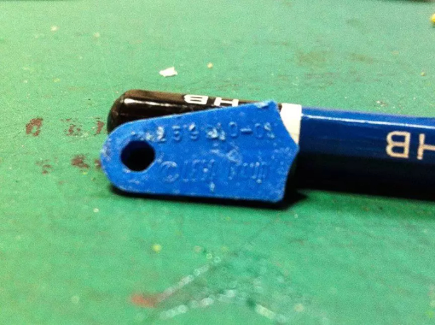 澳大利亚墨尔本捡到的蓝色蛙鞋，图片来源：Facebook@Lego Lost At Sea