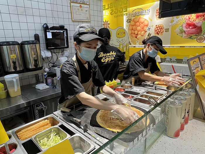 2颗鸡蛋煎饼广州花城汇店（图片拍摄：吴容）