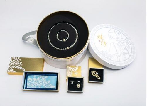 　　“桂秀”系列全套礼盒