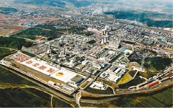         抚顺石化产业基地鸟瞰。本文图片由本报特约记者门莹摄