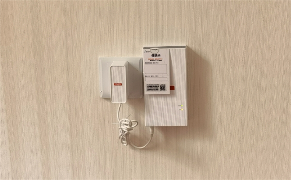 　　锐捷面板式交换机安装效果