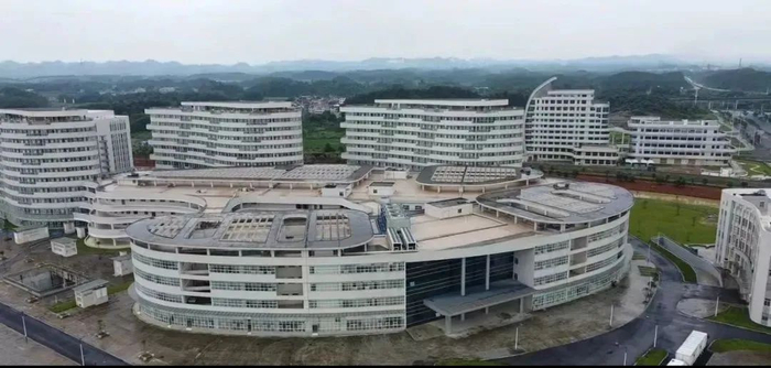 中南大学湘雅二医院桂林医院建设已初具规模。记者李思静 摄