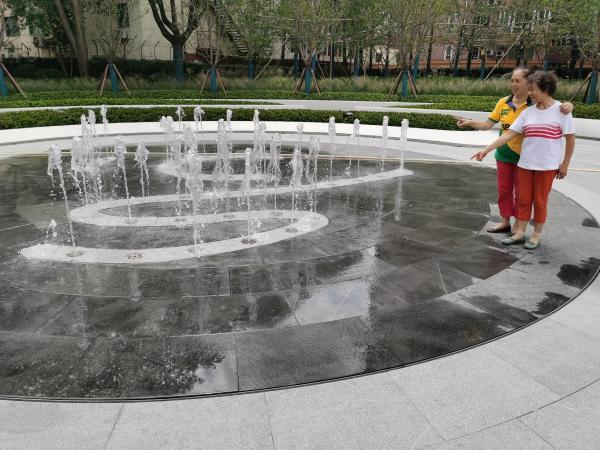 喷泉景观+嬉水广场+活动空间