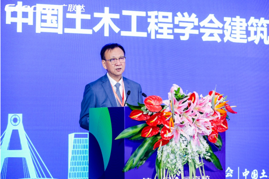 　　图片：中国土木工程学会建筑市场与招标投标研究分会理事长安连发致辞