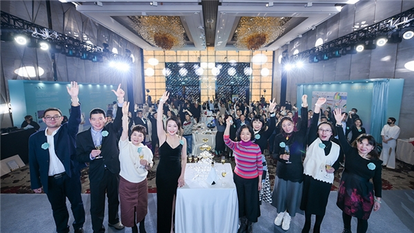 　　↑“我要发光”公益筹款活动现场