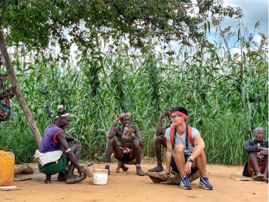 小钟与非洲民众