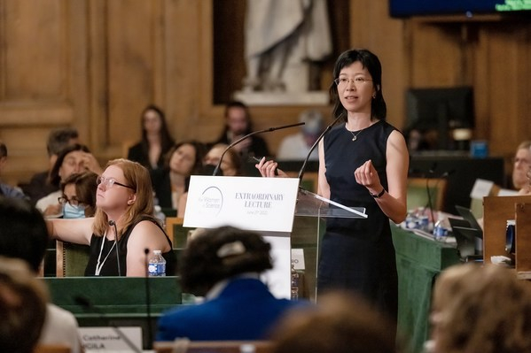 　　当地时间6月21日胡海岚教授在法国科学院作专题报告