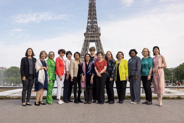 　　获奖女科学家合照