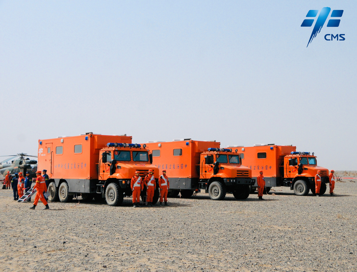 △在着陆场静待神舟十三号航天员乘组返回的医监医保车辆