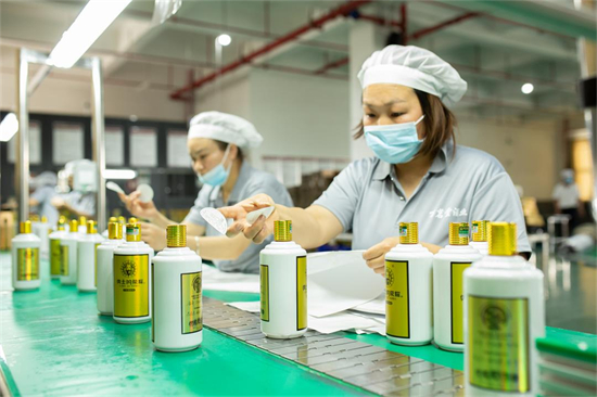 　　勇士的荣耀酒尊享版生产线