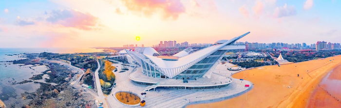 俯瞰凤凰之声大剧院。