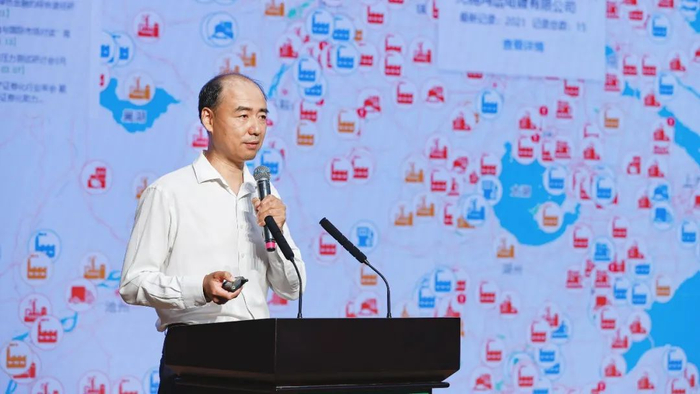 公众环境研究中心主任、“蔚蓝地图”创始人马军