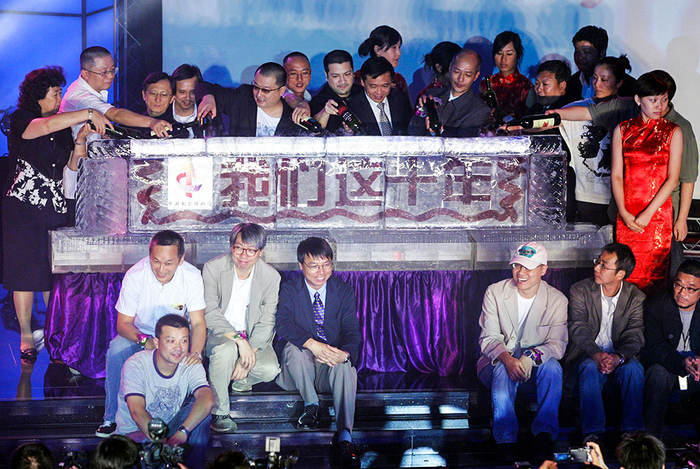 2007年6月29日，北京，为庆祝香港回归十周年，香港和内地的16名青年导演齐聚中国电影博物馆。