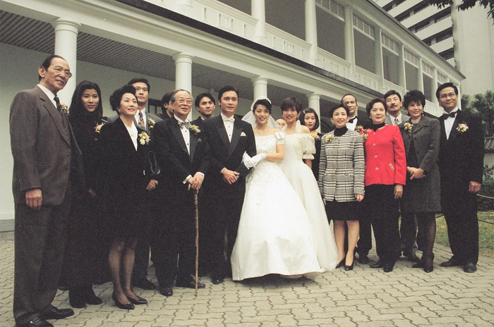 港剧《天地男儿》中，罗嘉良饰演反派徐家立（中）。