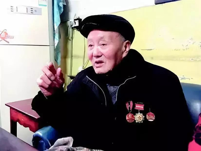 九十五岁的张富清老人