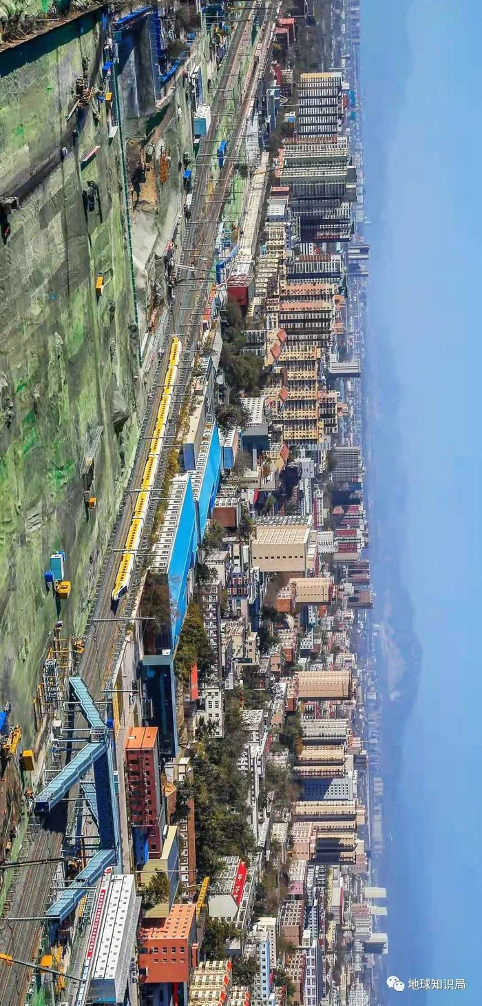 在既有线分布的复杂地区施工颇为不易（图：徐方琛）