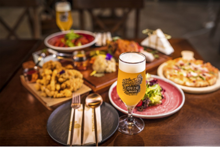 160多道啤酒文化融合菜，打造啤酒全宴。郭峰摄