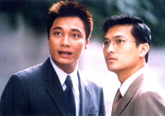 《创世纪》中，许文彪（陈锦鸿饰，右）和叶荣添（罗嘉良饰，左）从一对好兄弟最终变成了仇人。