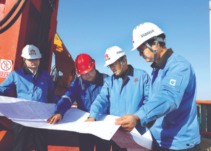 汪青仓带领团队奋战在立井建设现场