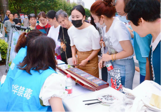 　　防毒反毒,人人有责