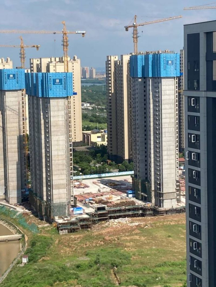 武汉某在建楼盘&nbsp;&nbsp; &nbsp; 董红艳&nbsp; &nbsp;摄