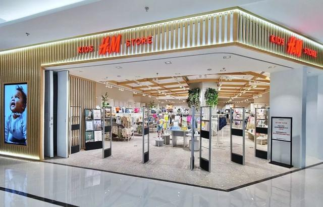 　　图为H&M云南昆明南亚风情第壹城童装店