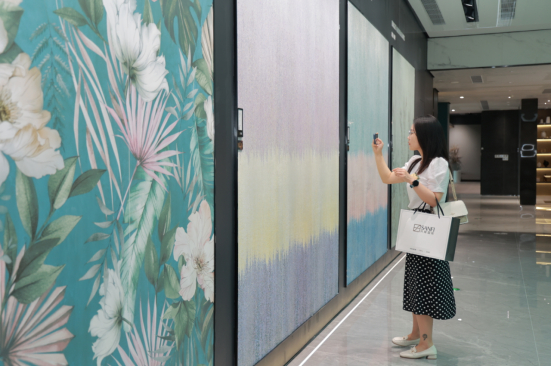 　　兴辉墙砖体系系列新品展区