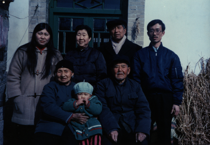 太姥姥和太姥爷仍健在，我还不太记事时的照片