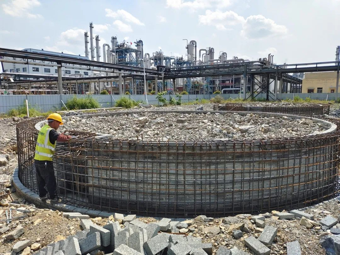 黔希化工有限责任公司基地碳酸二甲酯项目土建施工。（资料图）