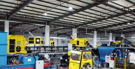 　　图：中国首条可回收垃圾数字化、智能化、自动化分选线出口日本