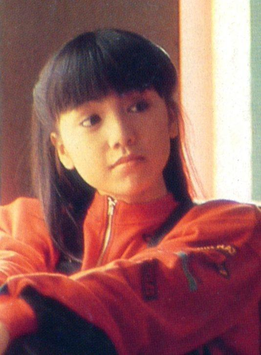 少女时期的邓萃雯。  图片来自其微博