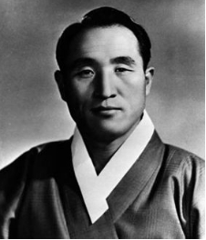 ▲青年时期文鲜明