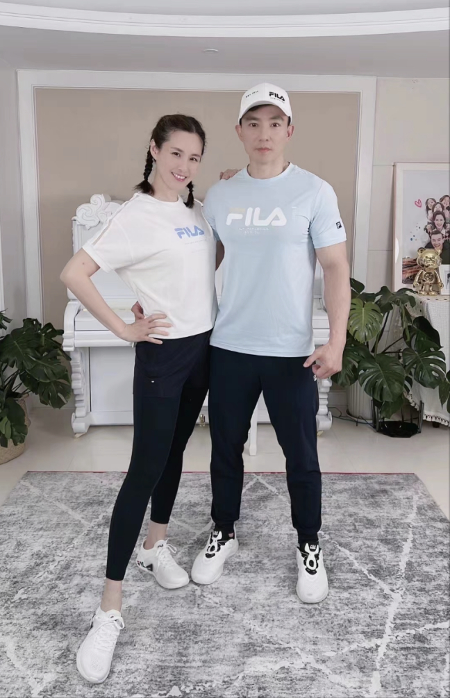 　　FILA X 刘畊宏抖音直播间合作