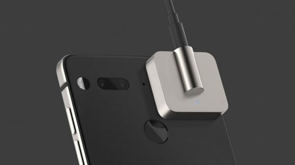  Essential Phone的可拓展性是Nothing Phone 1不能比的，可惜了 图源：网络