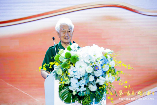 　　中国酿酒大师、国务院政府特殊津贴专家、茅台集团原董事长季克良