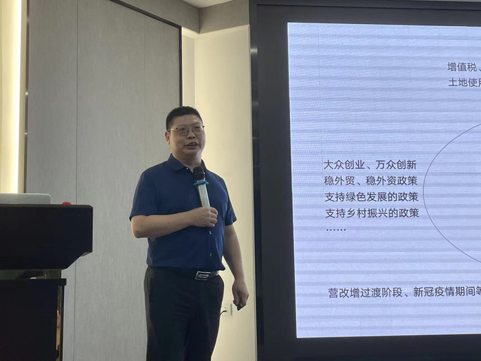 　　浙江省企业培训师协会副会长钱力老师