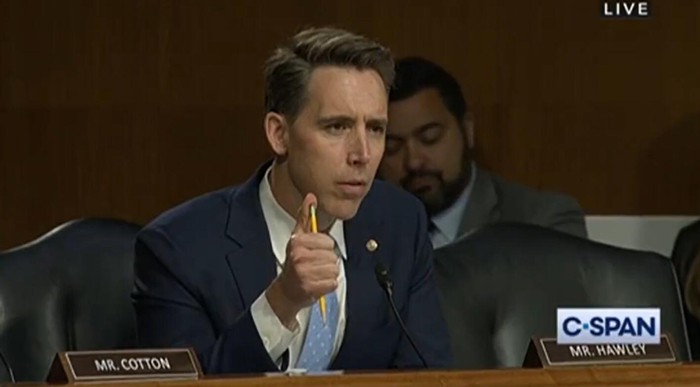 共和党籍联邦参议员乔希·霍利