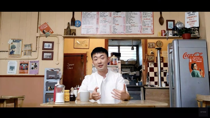 有条件朋友可以看看NOTHING发布会，风格非常“别具一格” 图源：NOTHING官方直播页面