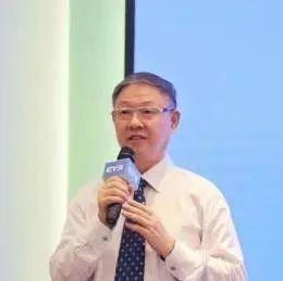 　　爱尔眼科医院四川省区总院长 樊映川