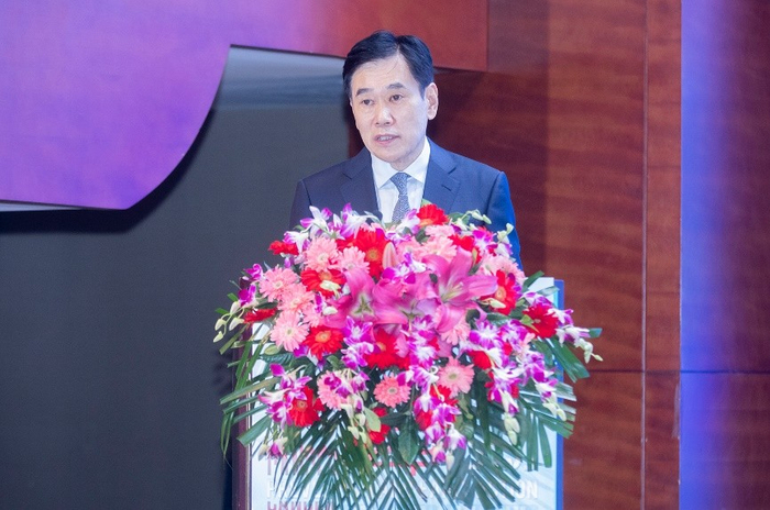 　　赫捷院士