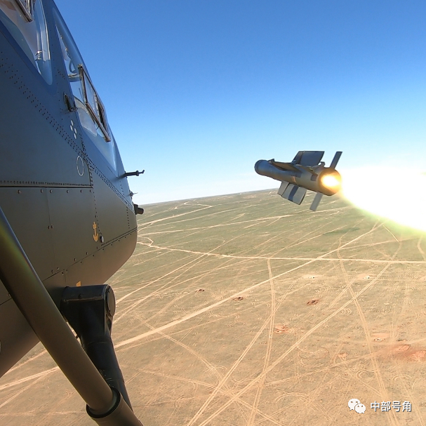 图片说明：武直-19发射新型导弹 中部号角图