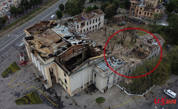 ▲俄军导弹打击了文尼察市“军官之家（House of Officers）”大楼东翼