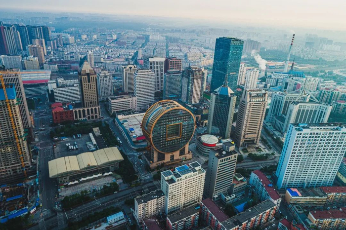 沈阳沈河区城市街景。