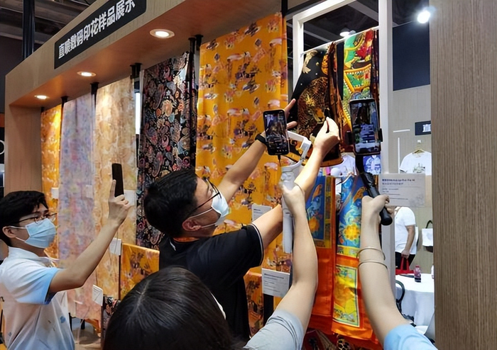 　　全新方案引发现场观众围观体验