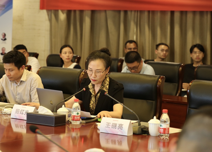 　　南京市第一医院麻醉疼痛科主任鲍红光教授发言