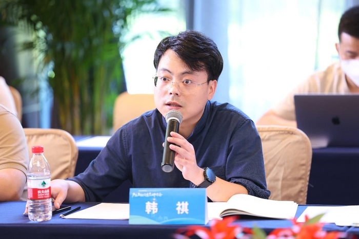 　　国家发改委产业经济与技术经济研究所创新战略研究室副主任韩祺